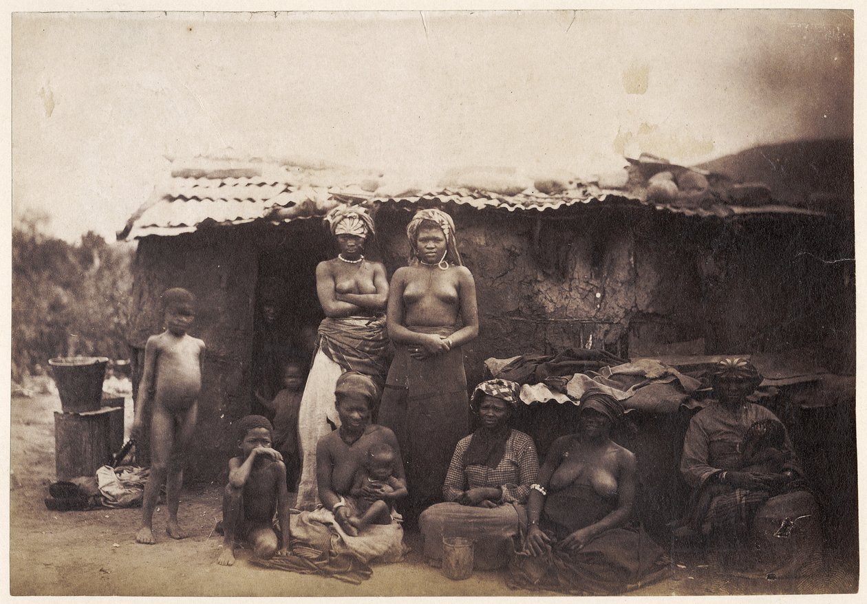 Kadınlar ve çocuklar, güney doğu Afrika, 1880 dolayları (albüm baskısı) by Unknown