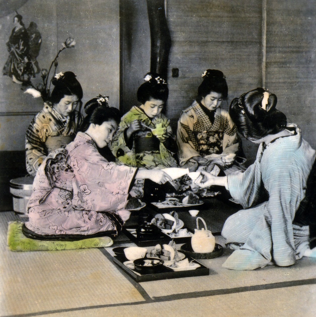 Çay Seremonisi, c.1900 (albüm fotoğrafı) by Japanese Photographer