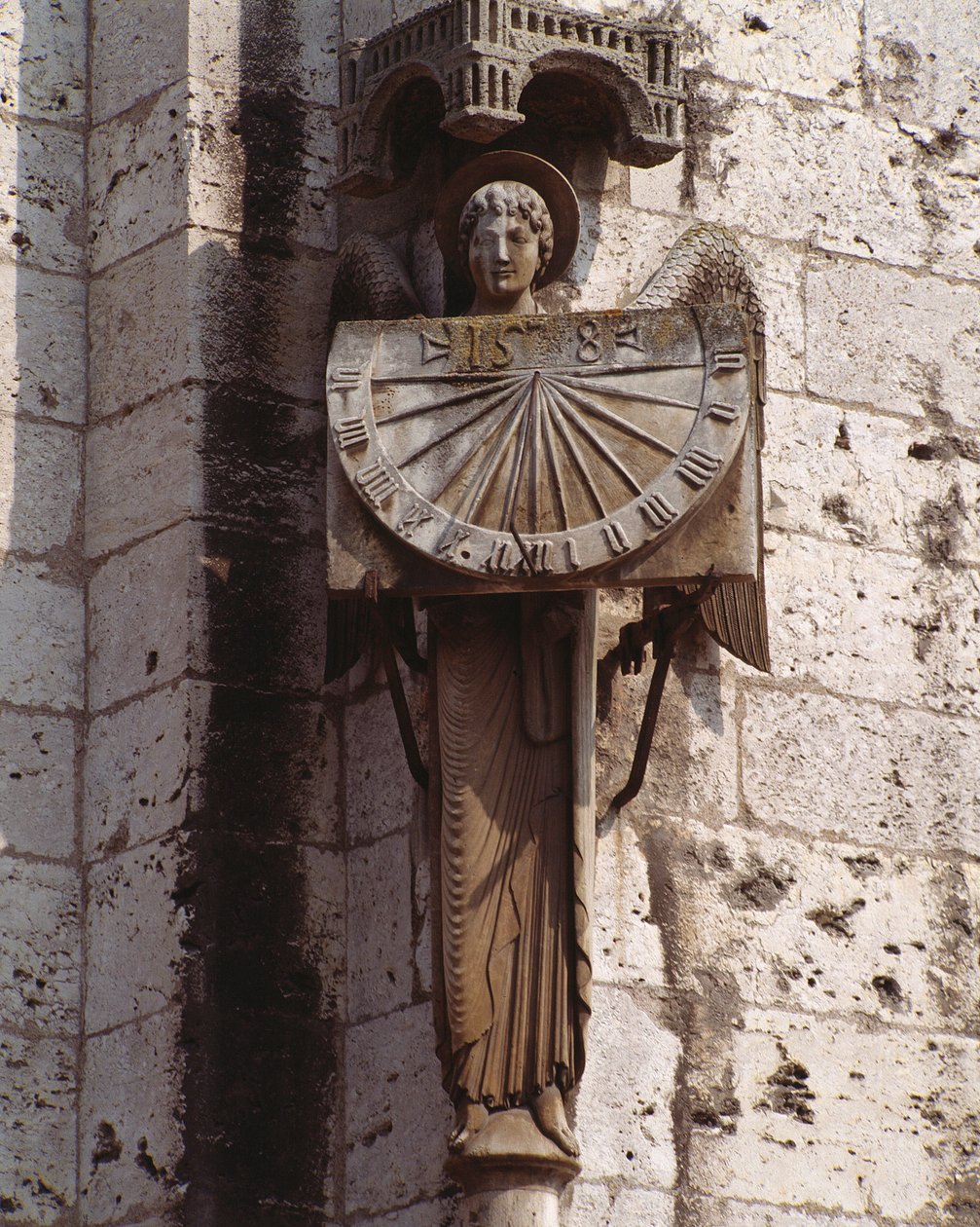 Gotik Sanat: “” Kadranda Meleğin Temsili” Notre Dame de Chartres Bazilikası