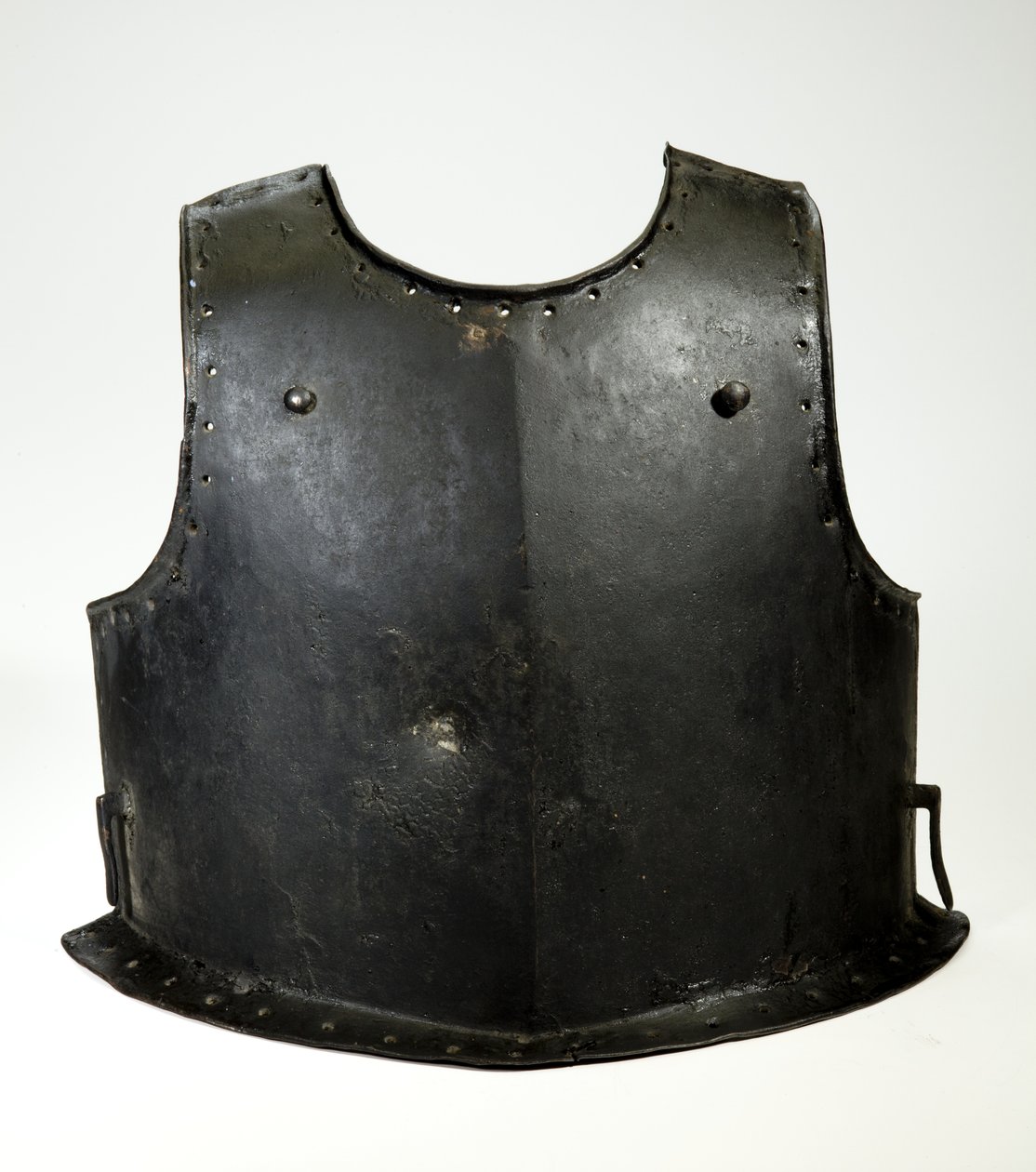 Harquebusier için göğüs zırhı, c.1625-50 (demir ve siyah boya) by (attr.to) German School