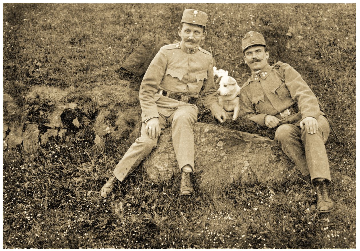 Köpekli Avusturyalı askerler, 1914-18 by Unknown