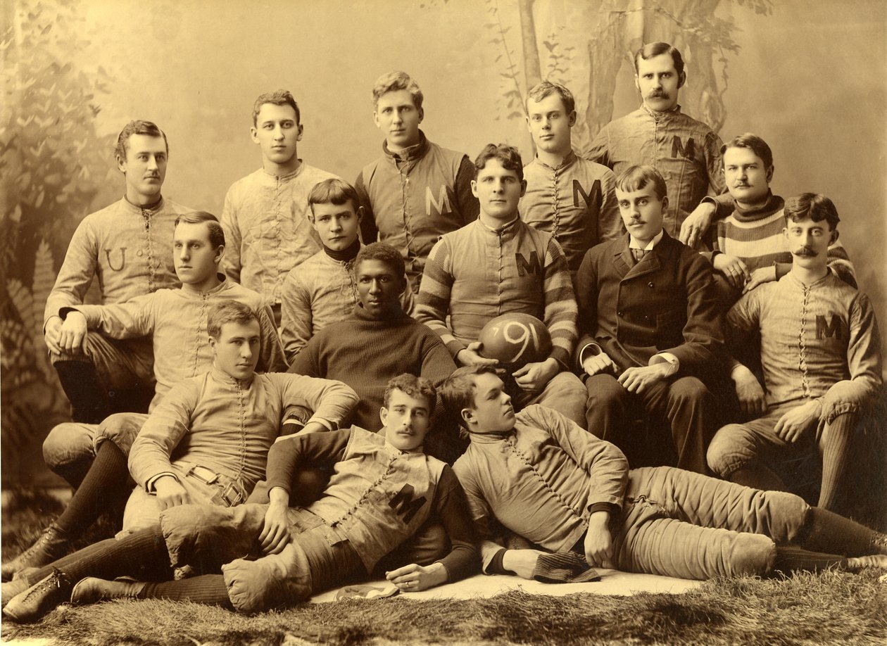 Michigan Wolverines futbol takımının grup portresi. 1890 by Unknown