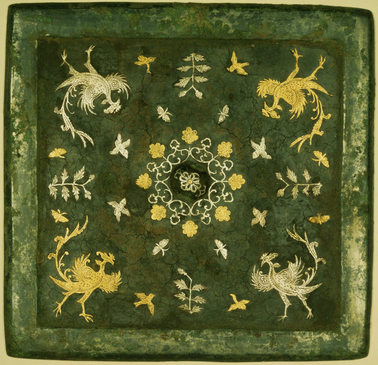 Ayna, cilalı sırtlı bronz, altın ve gümüşle süslenmiş, tomar işlemeli, Tang Hanedanlığı (618-906) by Unknown
