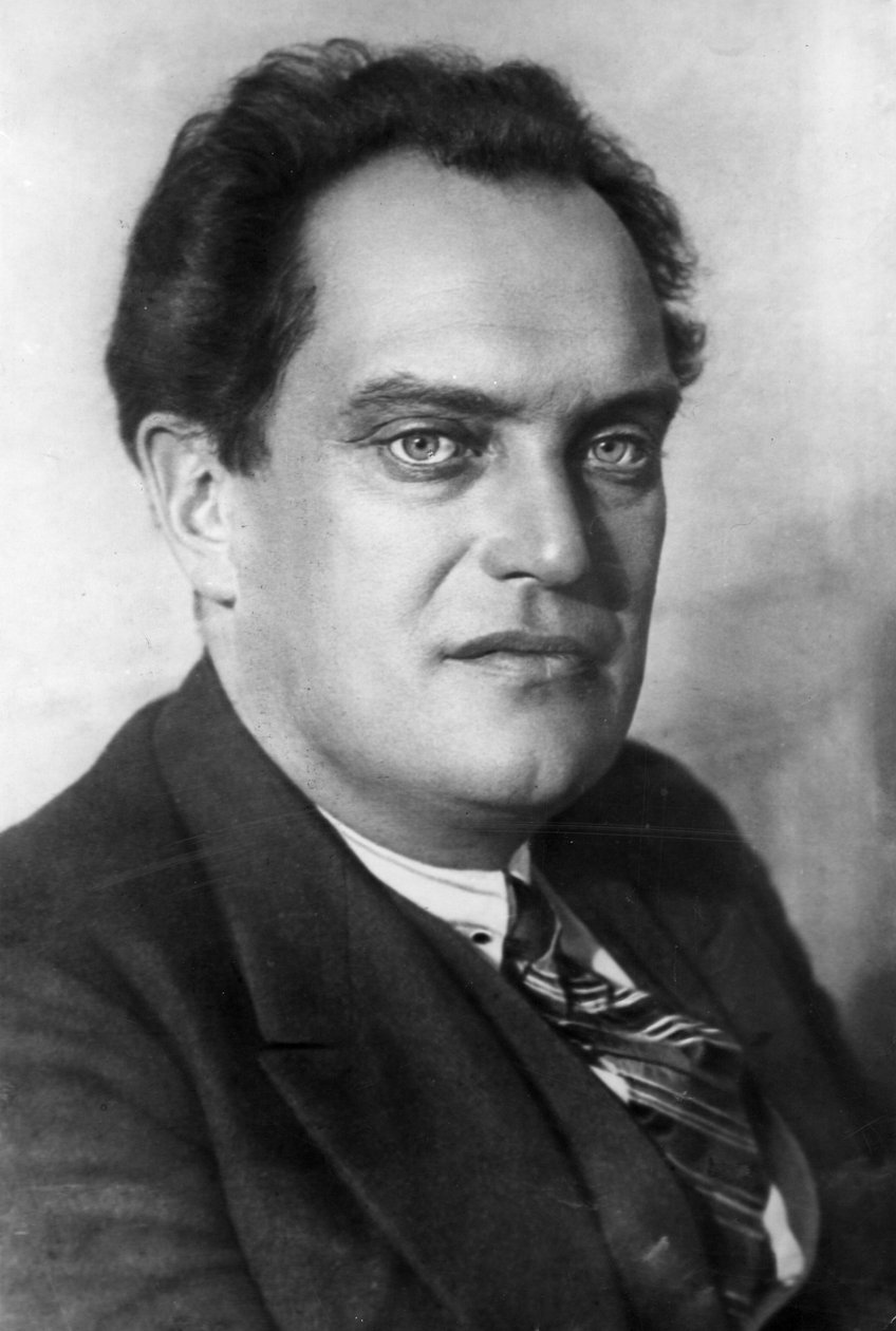 Valerian V, Kuybyshev (1888-1935), Sovyet Politikacı, Ulusal Ekonomi Yüksek Konseyi Başkanı (1928-1930). by Unknown