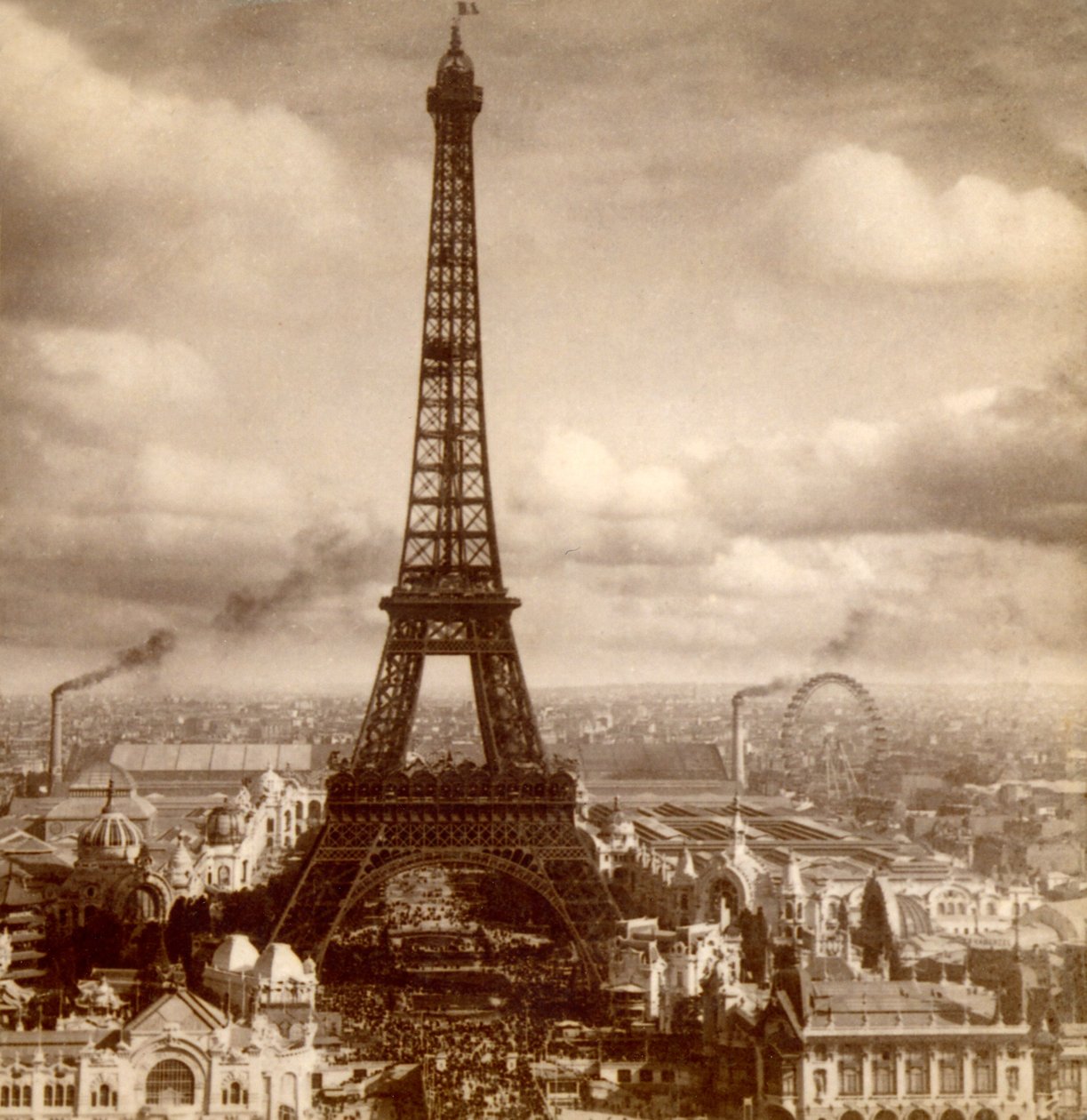 Exposition Universelle, Eyfel Kulesi, Champ de Mars ve Galerie des Machines