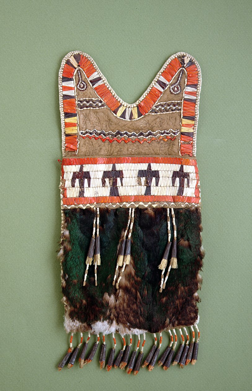 Bag, Sauk ve Fox, Kızılderili, c.1820 (güderi, yeşilbaş ördek derisi, kirpi tüyleri, teneke kozalaklar, geyik kılı) by American School