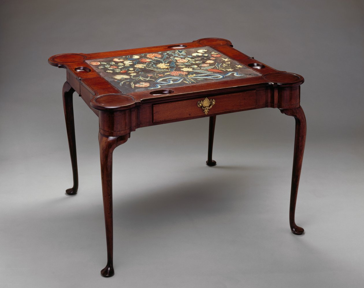 Kart masası, 1730-60 (maun ve kakma) by American School