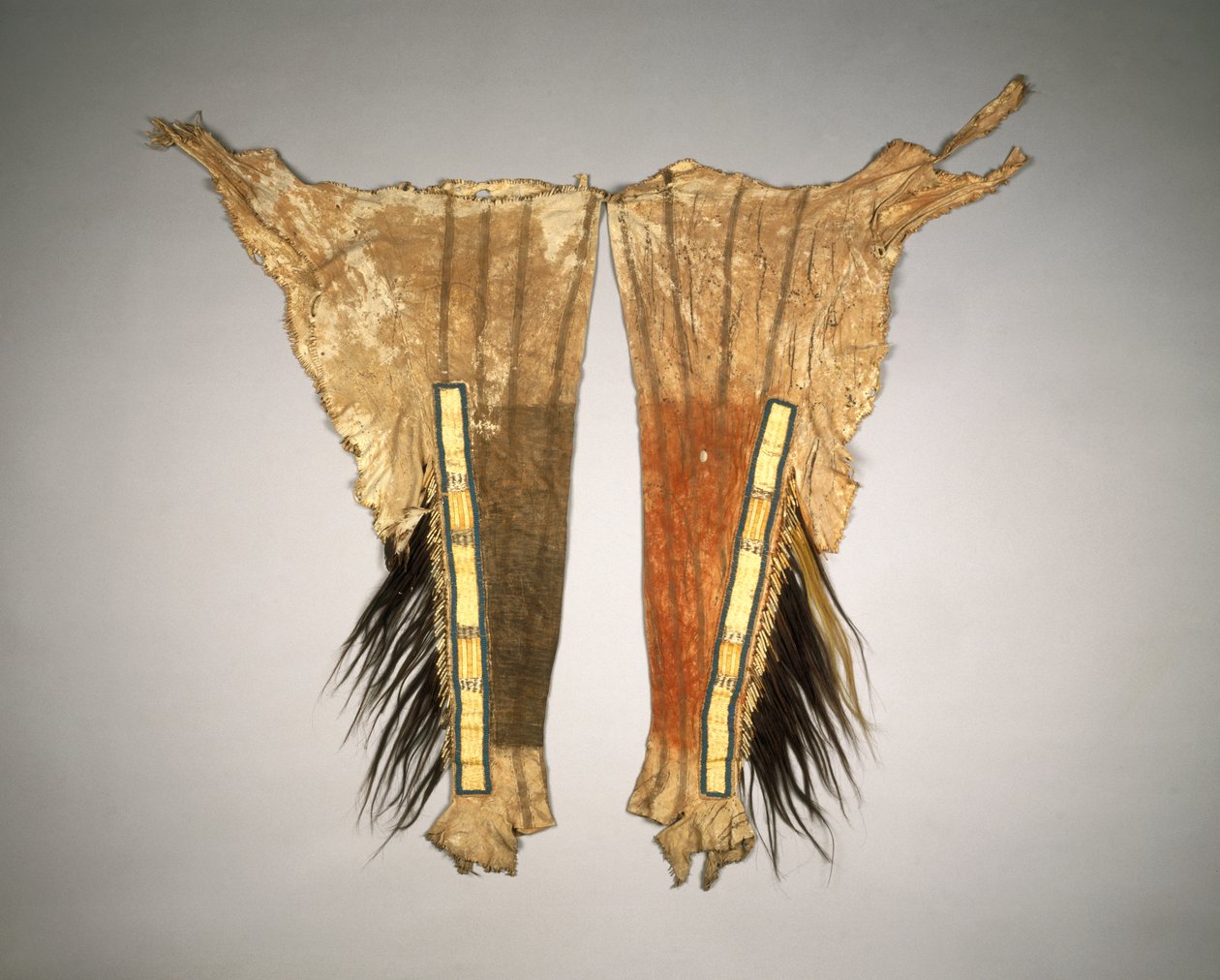 Chiefs War Dress için Tayt Çifti, Sioux, Yantonai, 1801-33 by American School