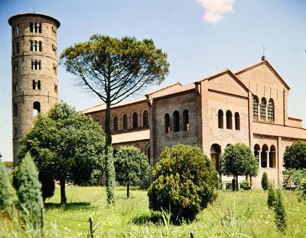 Kilise ve çan kulesinin görünümü by Byzantine School