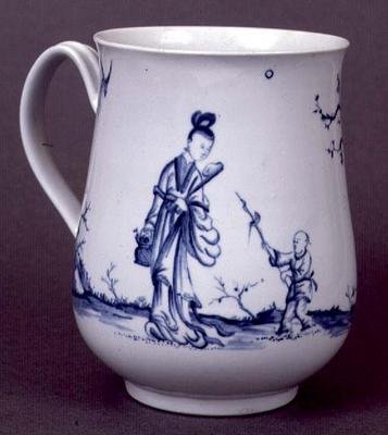 Worcester, mavi sıraltıyla süslenmiş korkuluk biçimli kupa, c.1755 (seramik) by English School