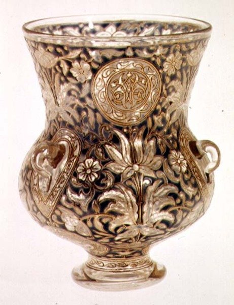 İslami tarzda yaldızlı ve emaye süslemeli asılı lamba, Joseph Brocard, 1878 (cam) by French School