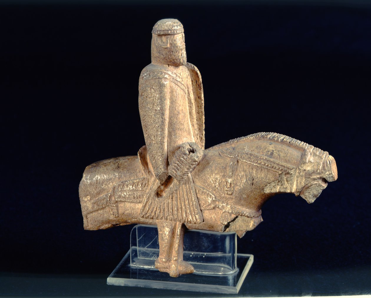 At sırtında şövalye, sol profil (kemik) (ayrıca bkz. 219607) by French School