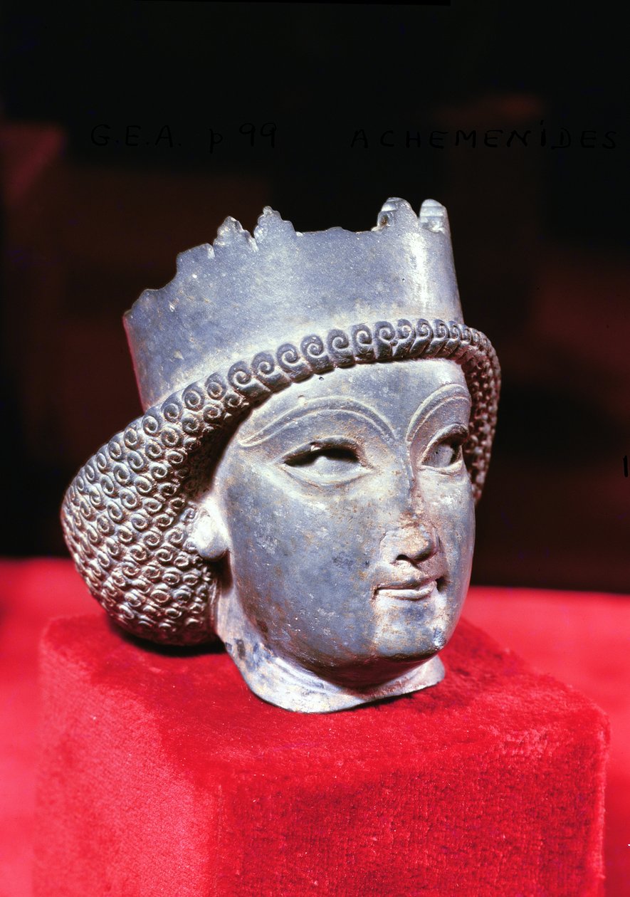 Persepolis'ten bir prensin başı, MÖ 5.-4. yy lapis lazuli ayrıca bkz. 226189 by Achaemenid