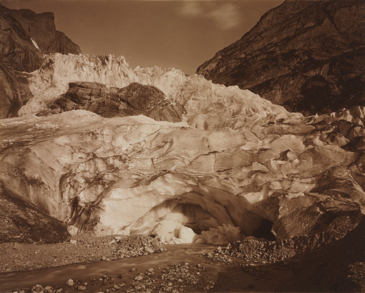 İsviçre. Grindelwald, Yukarı Buzul, Lutschine'nin Kaynağı by Adolphe Braun