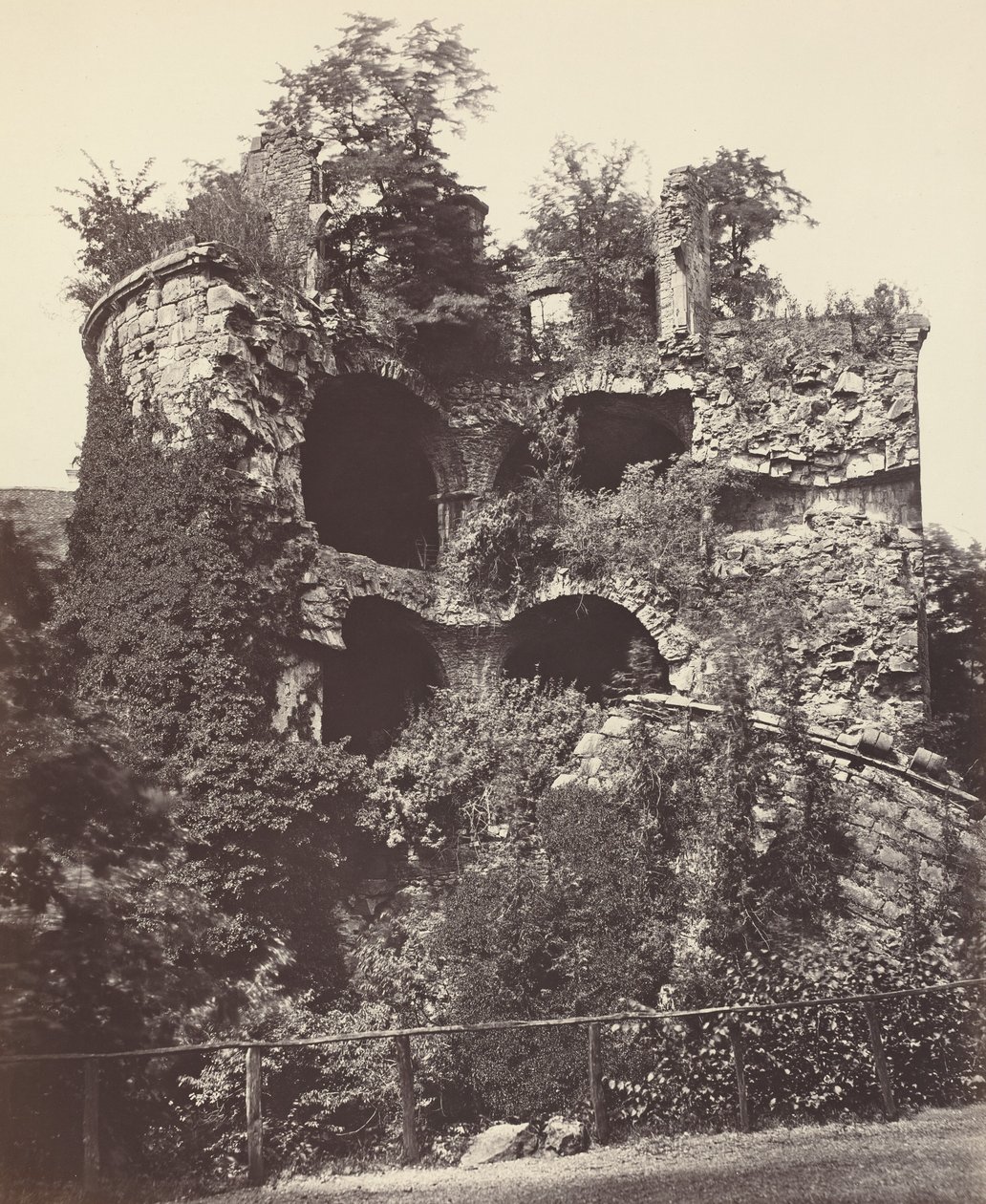 Patlamış Kule, Heidelberg Kalesi, c. 1865. by Adolphe Braun