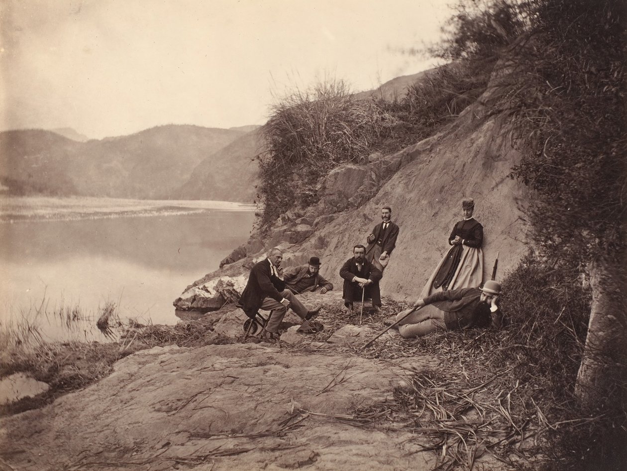 [Fang Flame Manastırı yakınlarındaki grup portresi, FU tuşu], ovmak. 1869. by Afong Lai