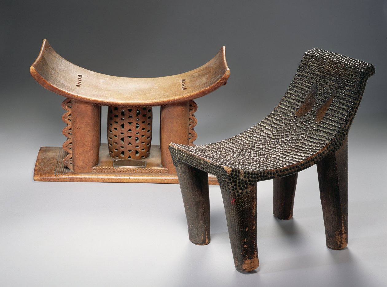 L-R: Ashanti Tabure ve Ngombe Tabure (ahşap) by African