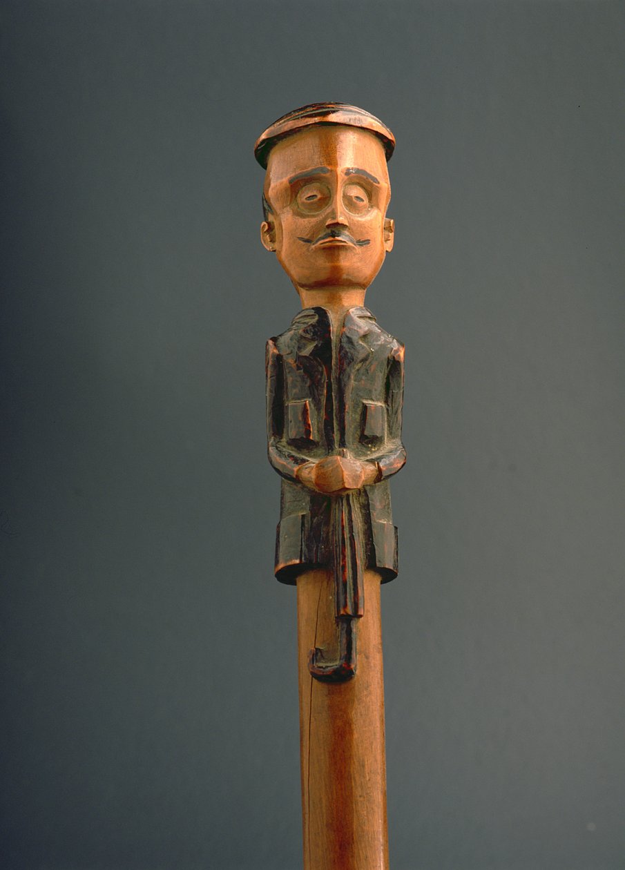 Şapka takan ve şemsiye tutan Avrupalı bir adam figürüyle sopa, Ovimbundu, Angola, 19. yüzyılın sonları (ahşap) by African