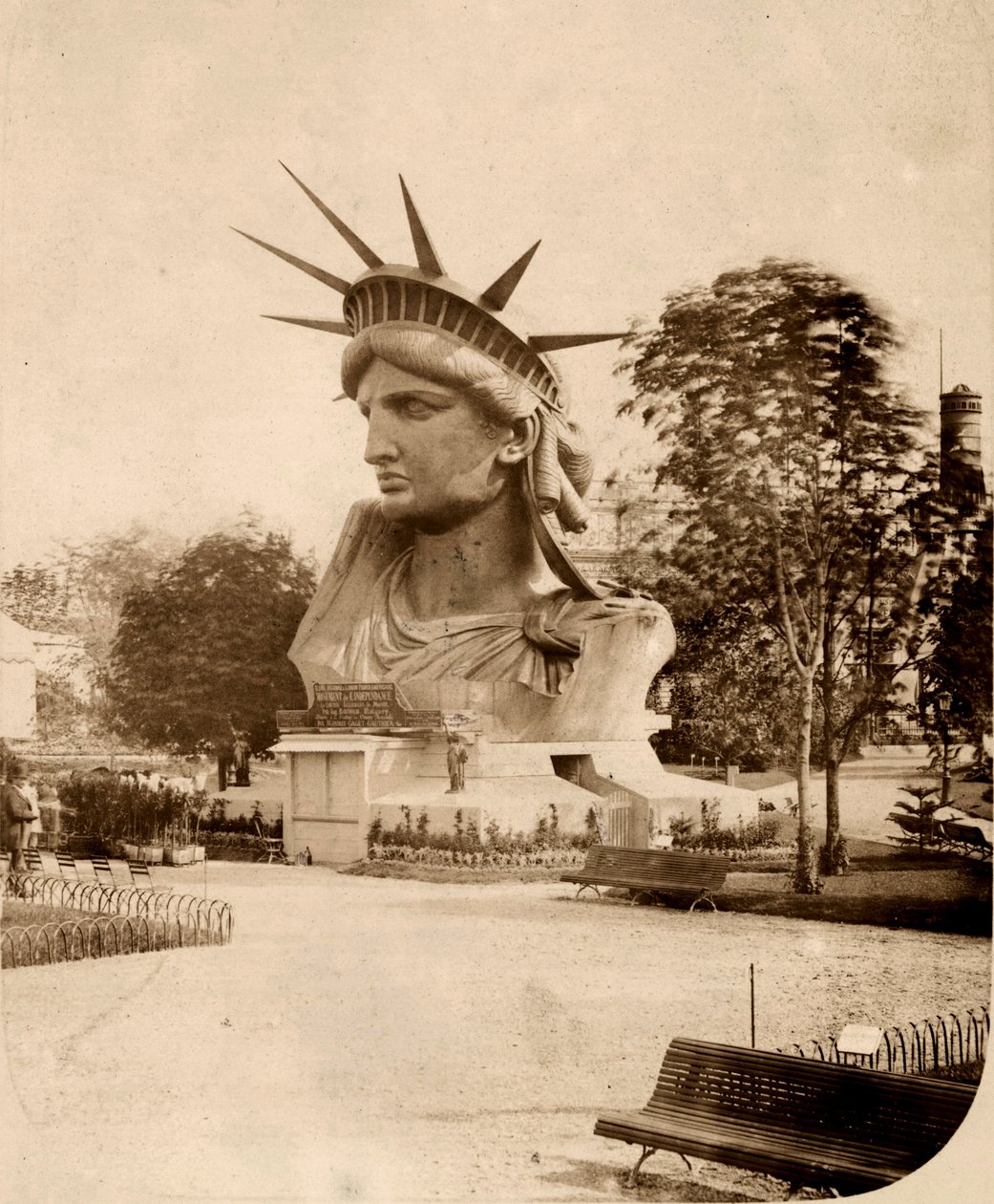 Özgürlük Heykeli Başkanı 1883 Paris'te sergileniyor by Albert Fernique