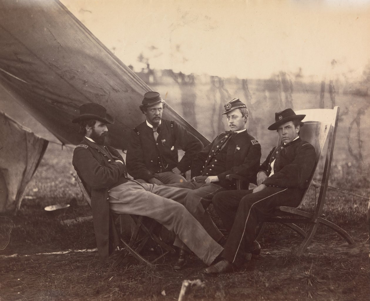 [Dört Görevli], yakl. 1864. by Alexander Gardner