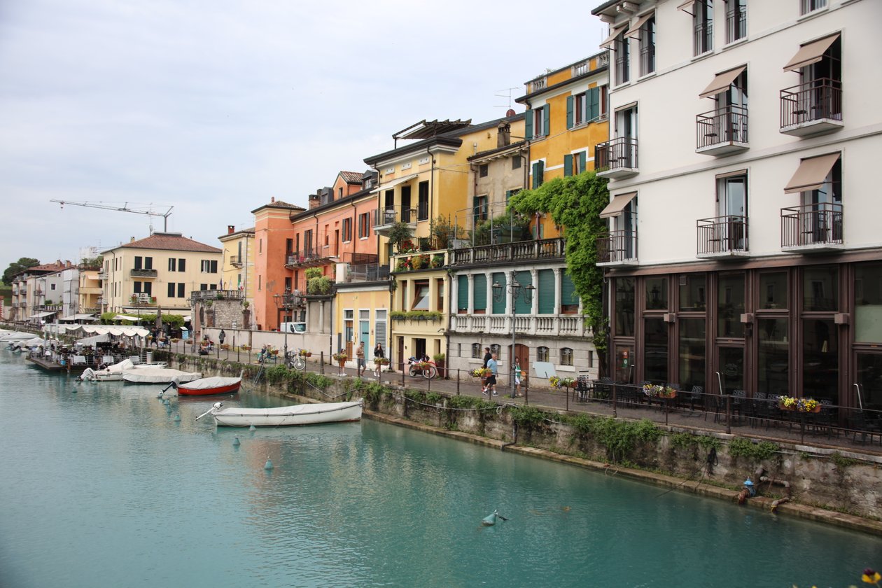 Peschiera del Garda Klein Venedig by Alexandra Joseph