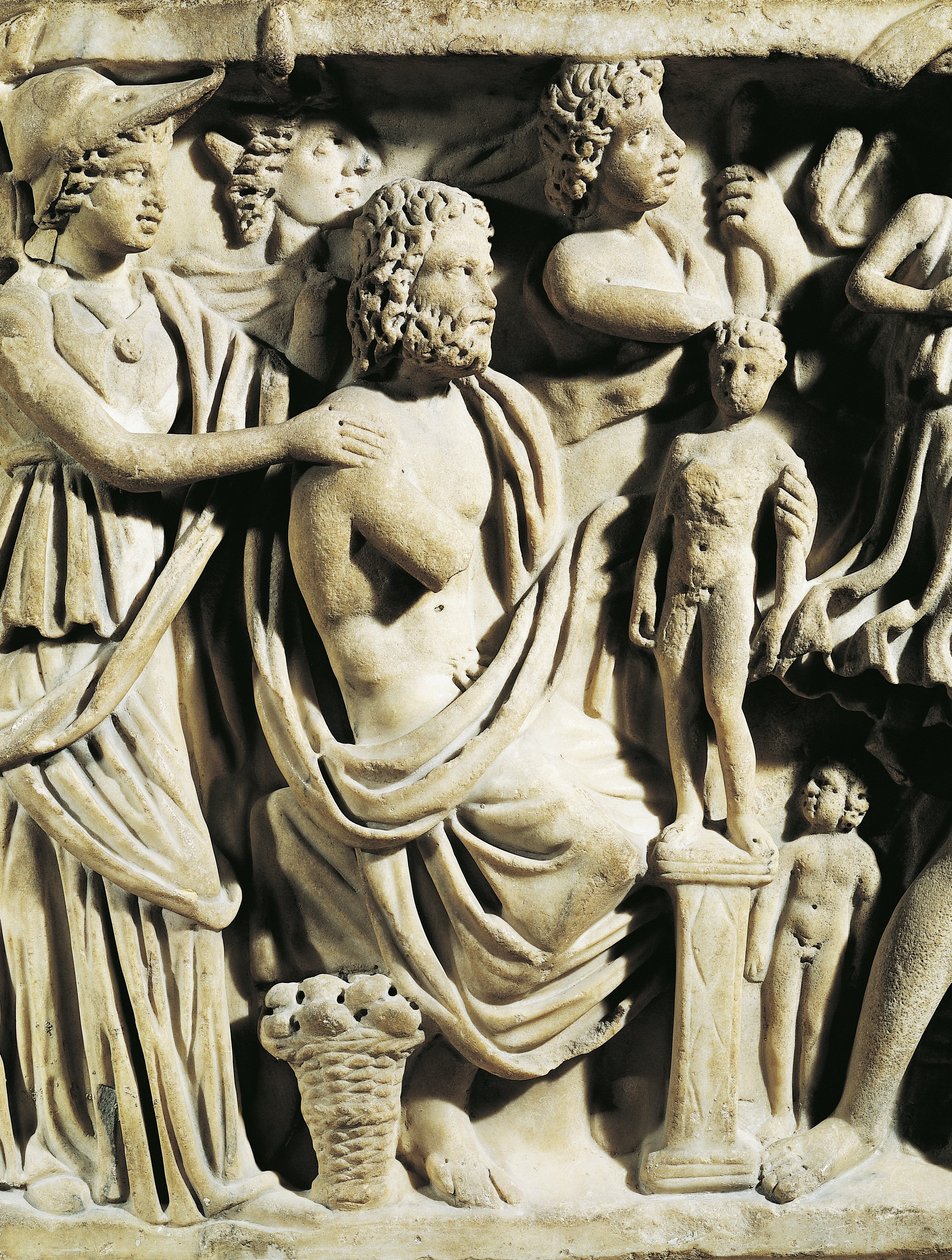 Mermer lahit, Prometheus efsanesini betimleyen kabartma, Detay, Athena, Prometheus