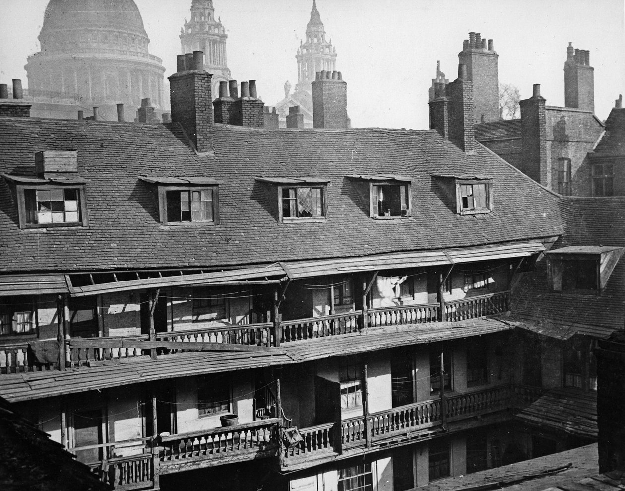 Oxford Arms, Warwick Lane, 1875 by Alfred and John Bool