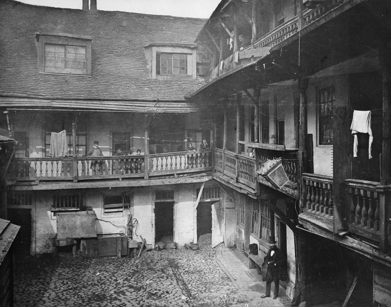 Oxford Arms, Warwick Lane, 1875 by Alfred and John Bool