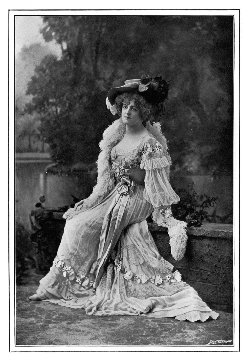Marie Studholme, İngiliz tiyatro oyuncusu, 1901. by Alfred Ellis and Walery