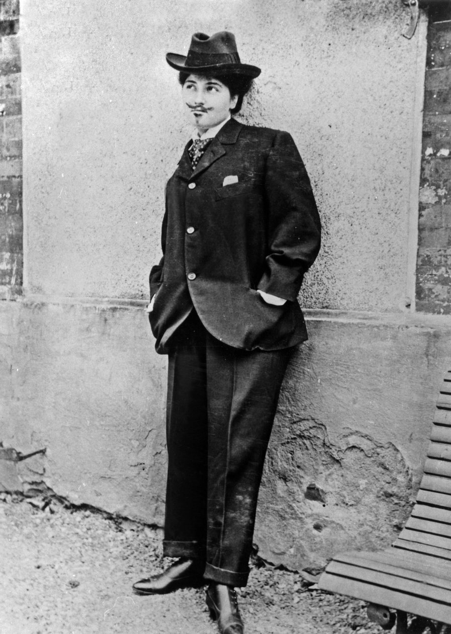 Mission Nathanson (1872-1950) müstakbel Mission Sert, erkek kılığında, yak. 1900, fotoğraf Alfred Nathanson by Alfred Natanson