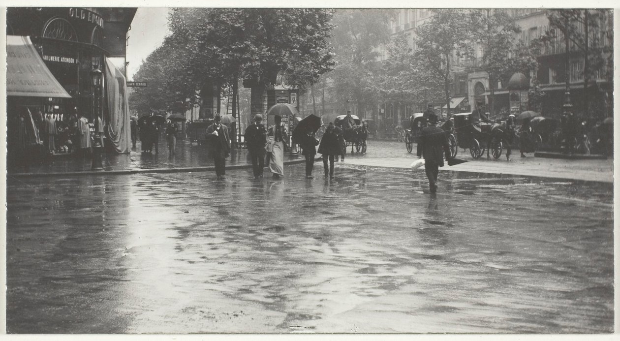 Paris Bulvarında Islak Bir Gün by Alfred Stieglitz