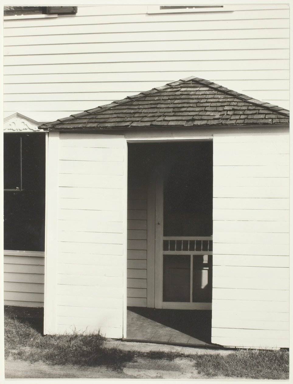 Mutfağa Açılan Kapı, George Gölü, 1934. by Alfred Stieglitz