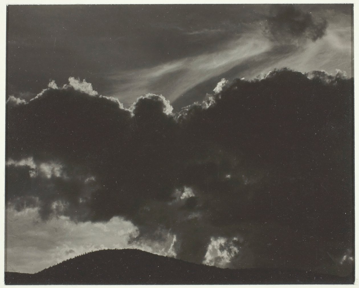 Eşdeğer, 1924. by Alfred Stieglitz