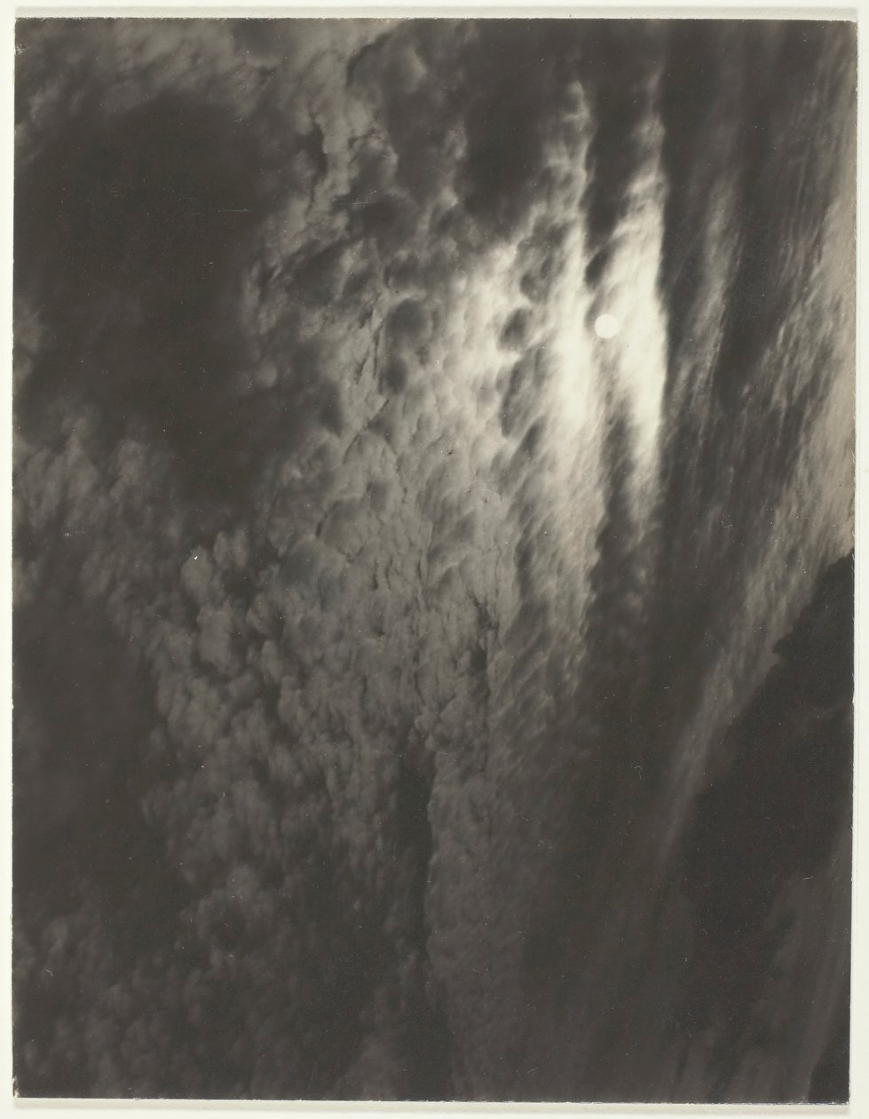 Eşdeğeri, Set A Third Set, Baskı 2, 1929. by Alfred Stieglitz