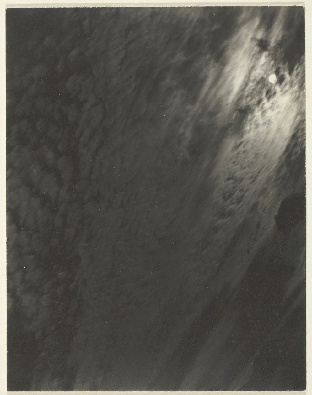 Eşdeğeri, Set A Third Set, Baskı 6, 1929. by Alfred Stieglitz