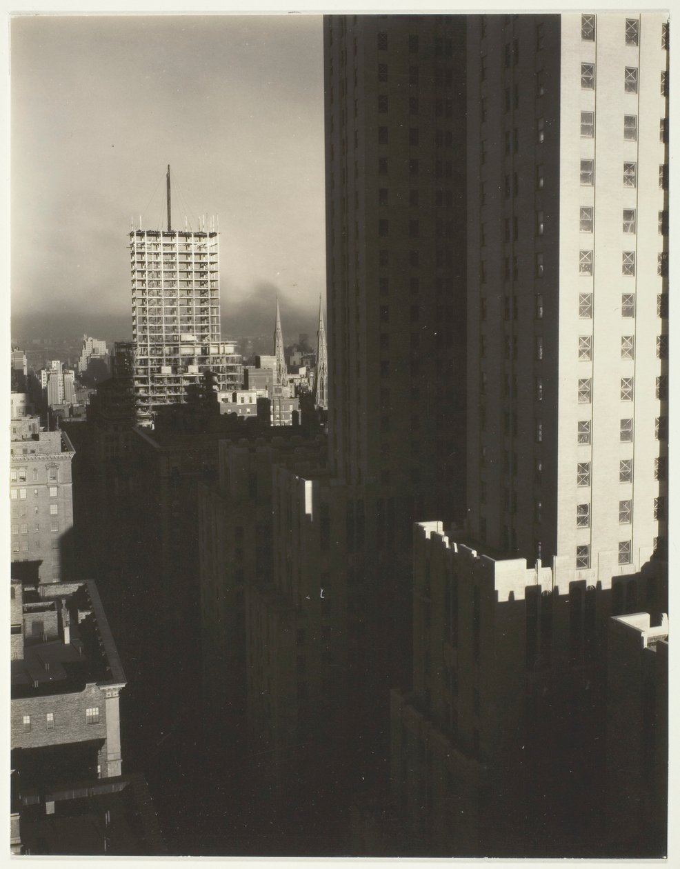 Batıdaki Shelton'daki Penceremden by Alfred Stieglitz