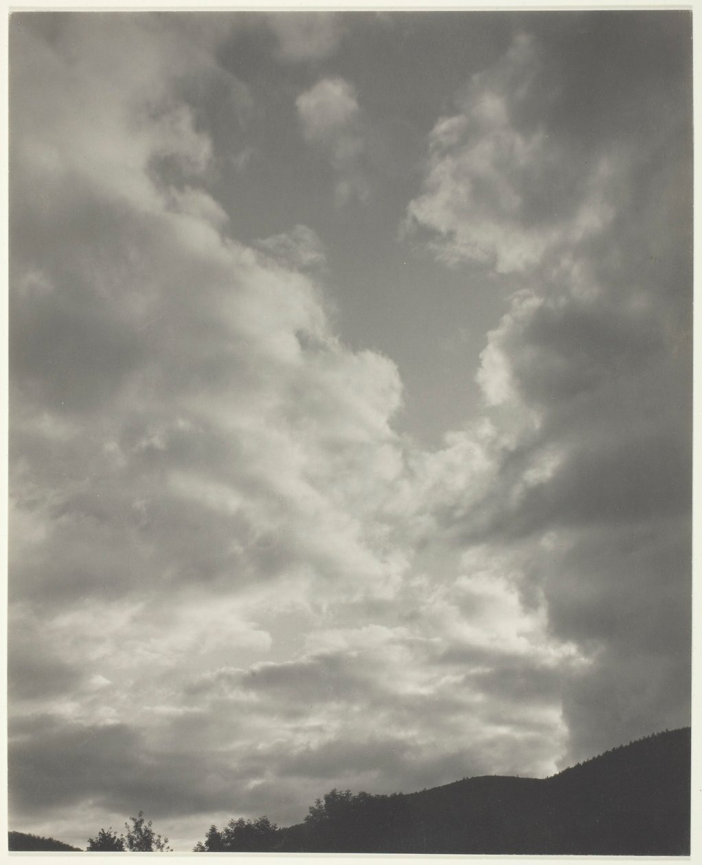 Müzik - On Bulut Fotoğrafından Bir Dizi, No. II by Alfred Stieglitz