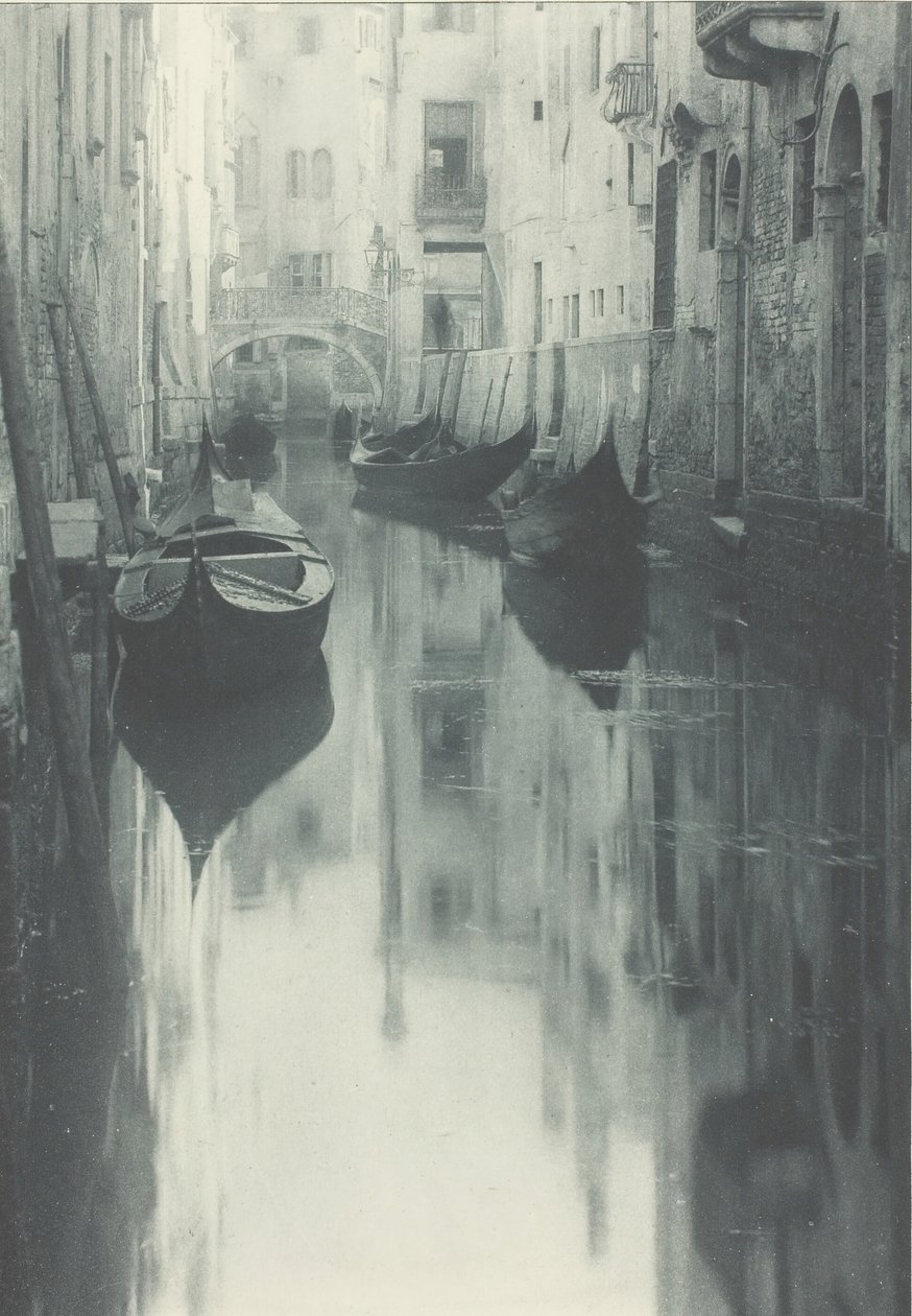 Yansıma-Venedik, c. 1897. by Alfred Stieglitz