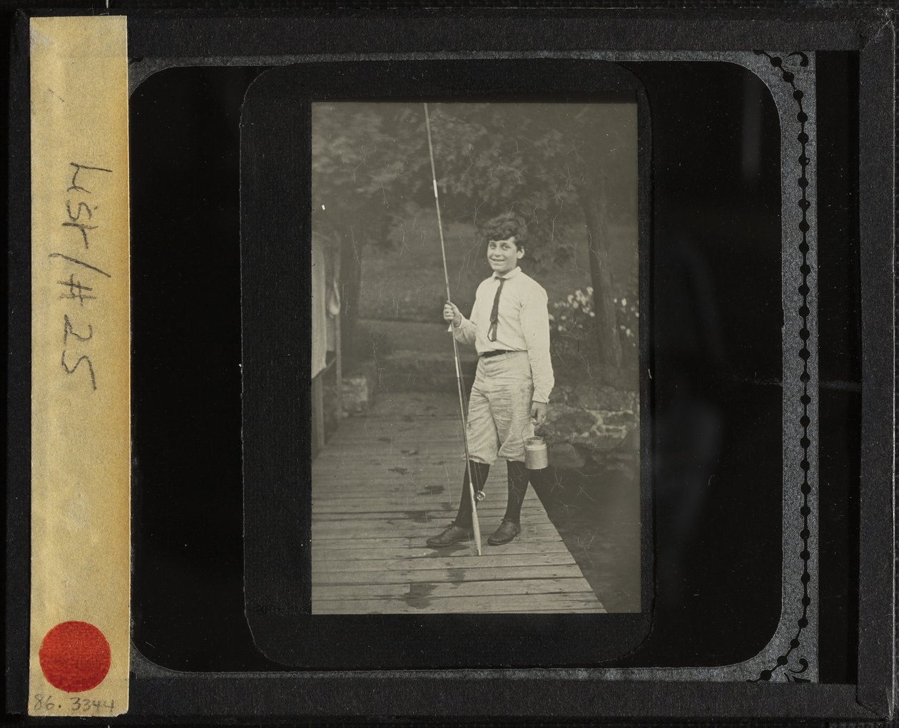 Olta kamışı ile İsimsiz Howard, 1910 veya 1912. by Alfred Stieglitz