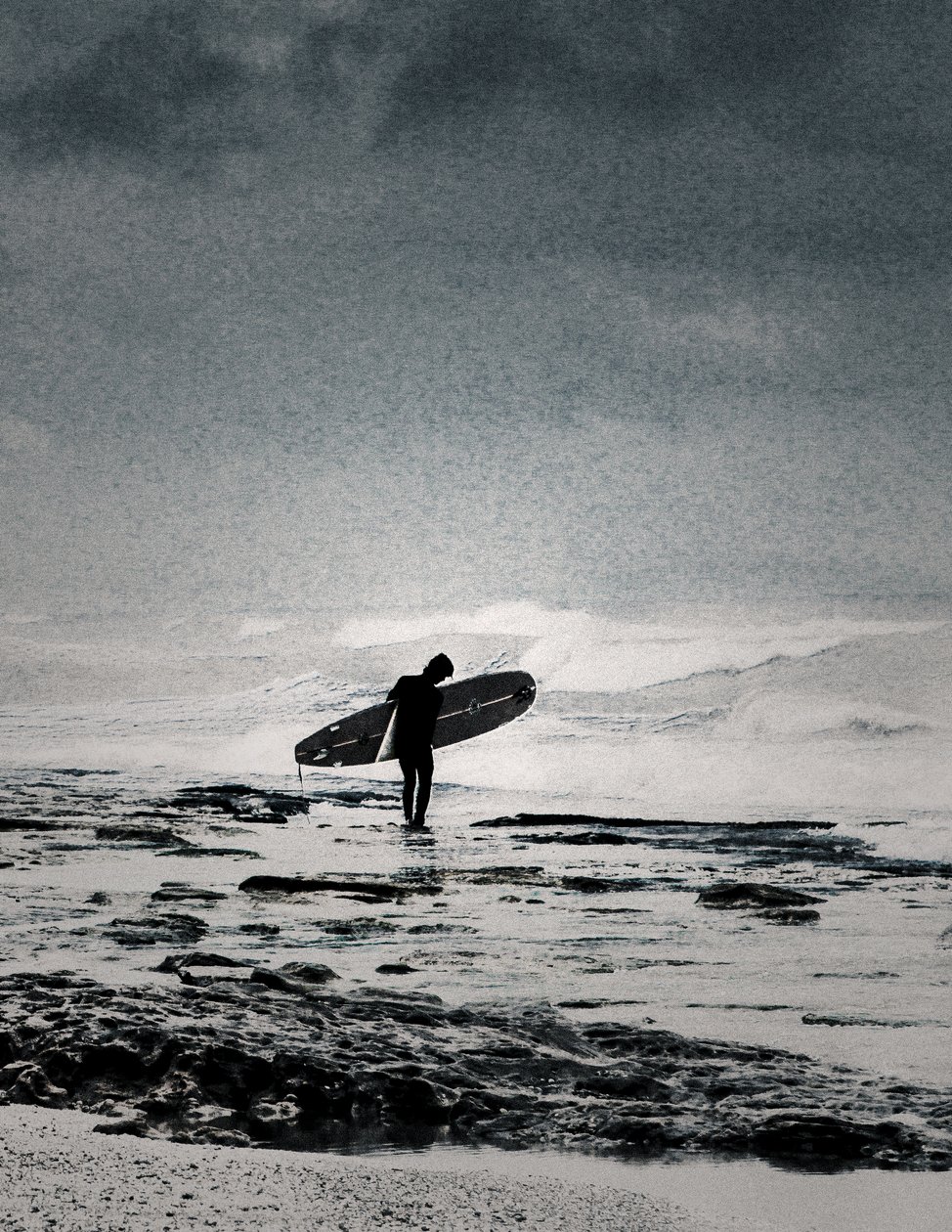Going in..., 2013 (elle yeniden boyanmış fotoğraf) by Alice Gur-Arie