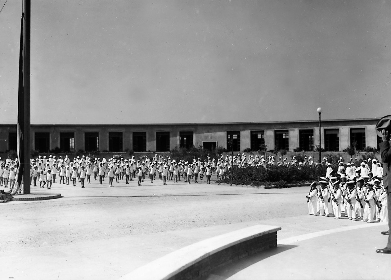 Villa Rosa Maltoni Mussolini: genç öğrencilerin eğitimi (s/b fotoğraf) by Fratelli Alinari