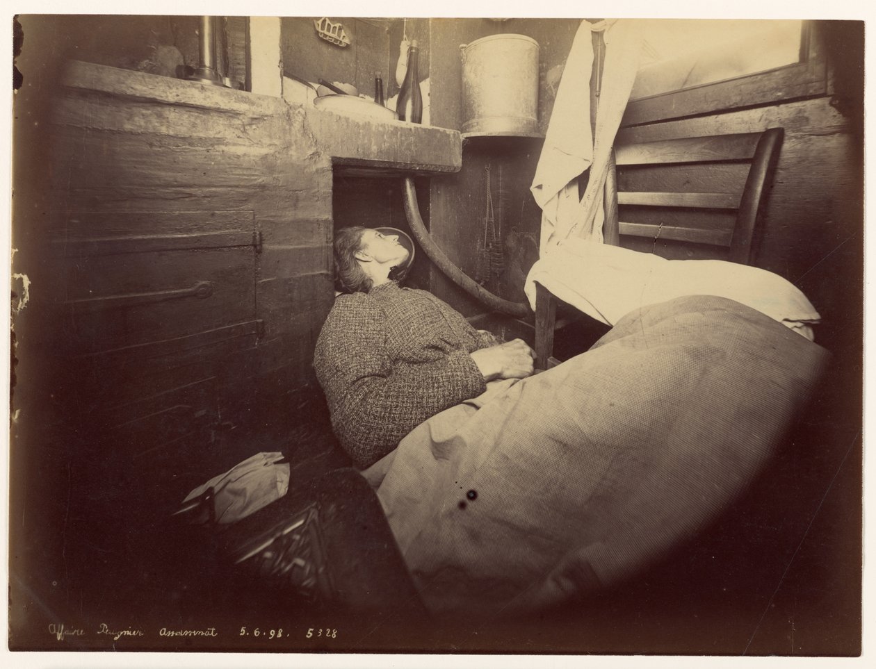  by Alphonse Bertillon