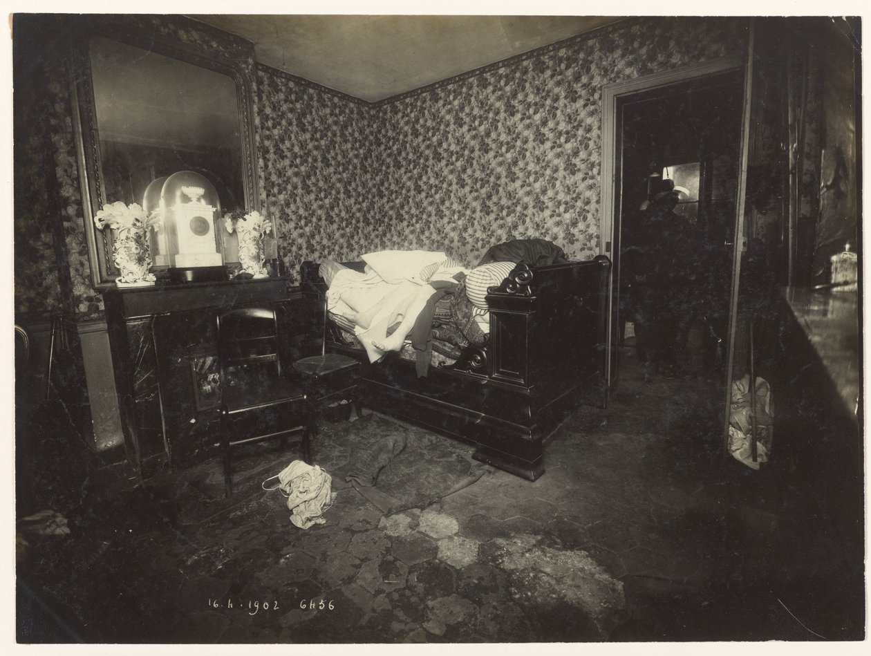  by Alphonse Bertillon