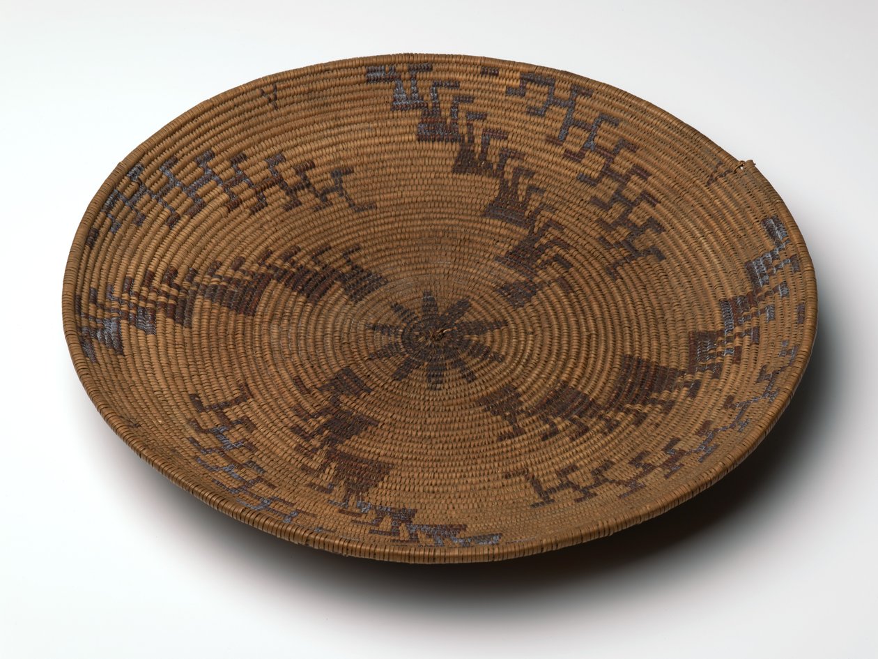 Palamut unu eleme tepsisi, c.1860-1909 (akçaağaç, erguvan kabuğu ve söğüt) by Amanda Wilson