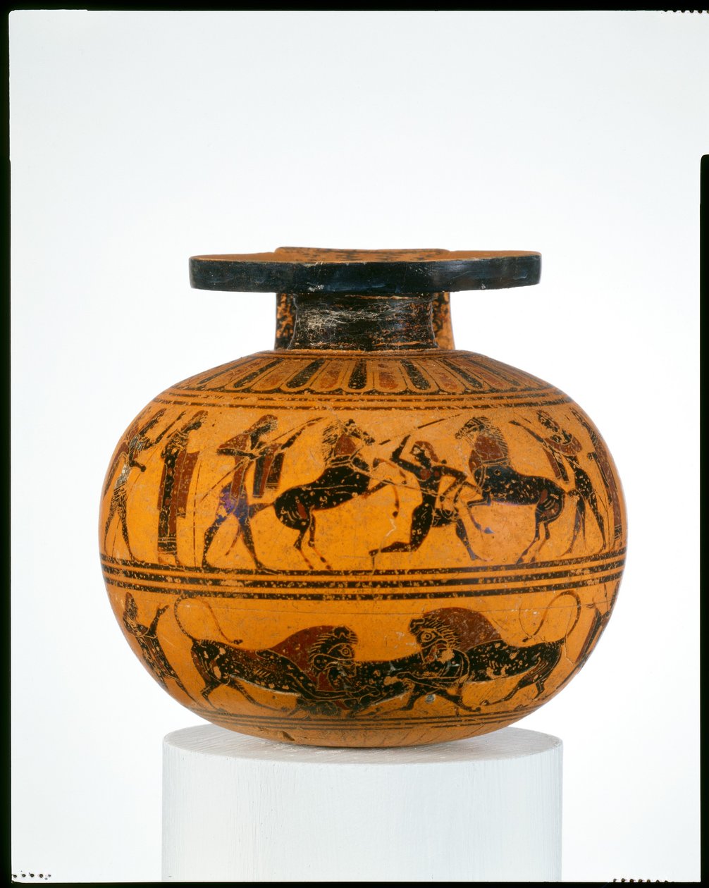 Pişmiş toprak aryballos (yağ şişesi), yaklaşık MÖ 550 (pişmiş toprak) by Amasis Painter