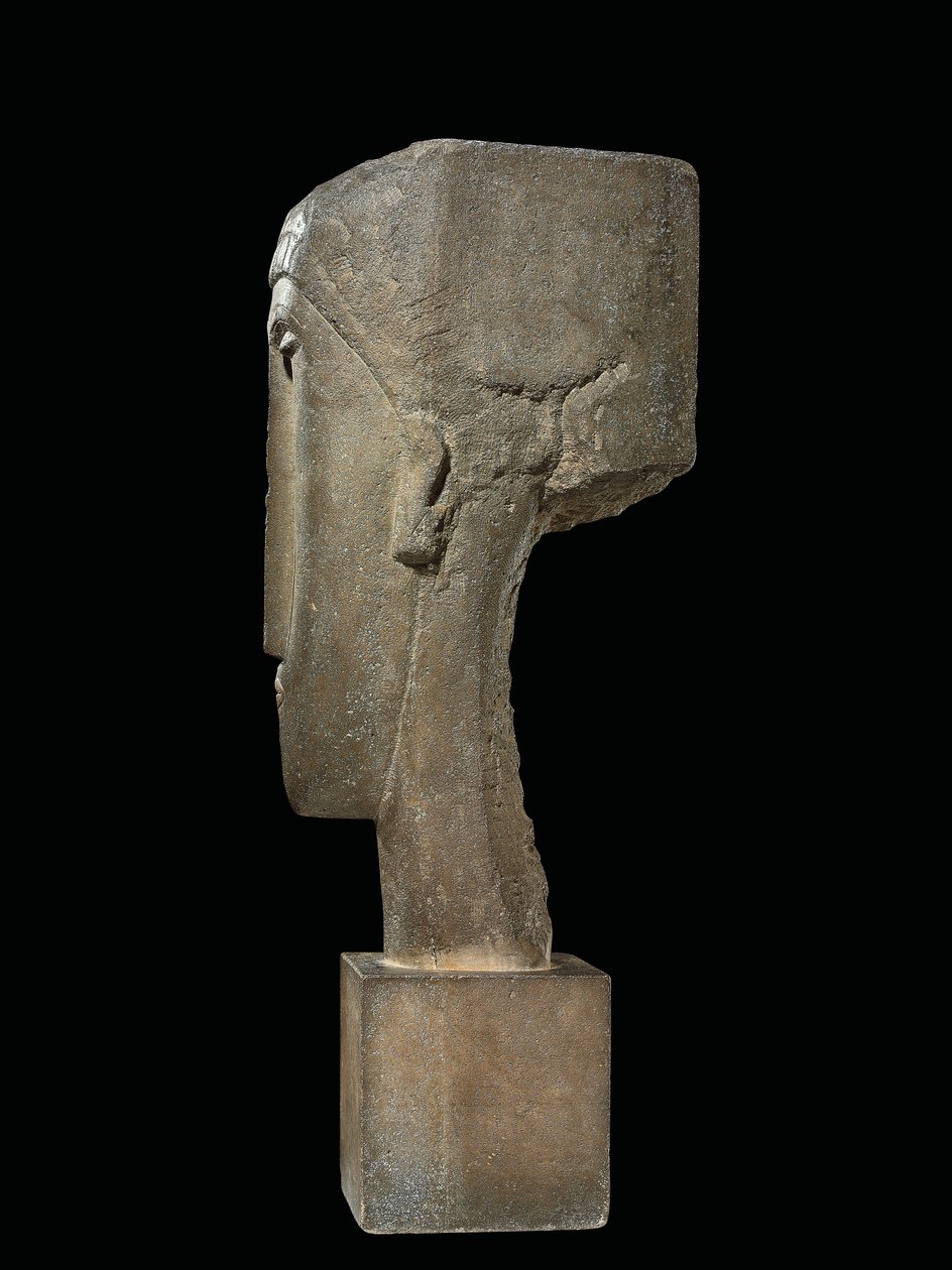 Kafa, c.1910-12 (kireçtaşı) by Amedeo Modigliani