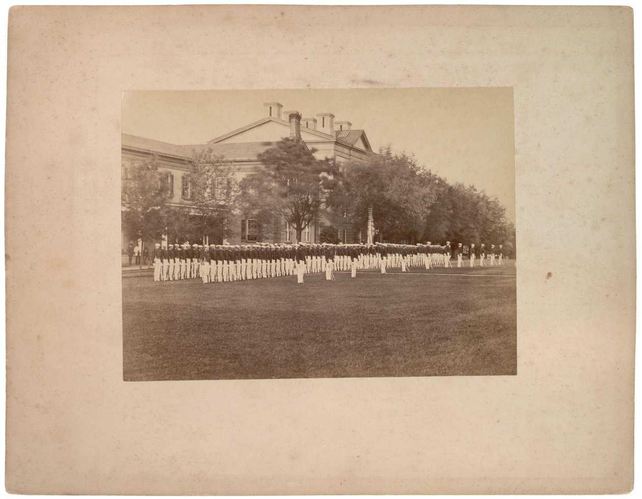 Yazın Elbise Geçidi, 1870 dolayları (sepya fotoğraf) by American Photographer