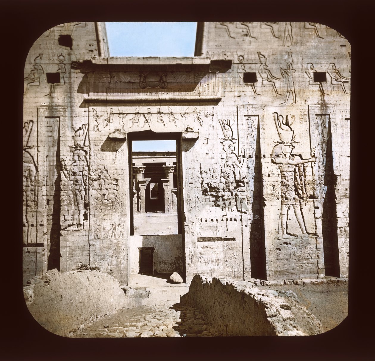 Edfu - Pilon Kapısı (fener kaydırağı) by American Photographer