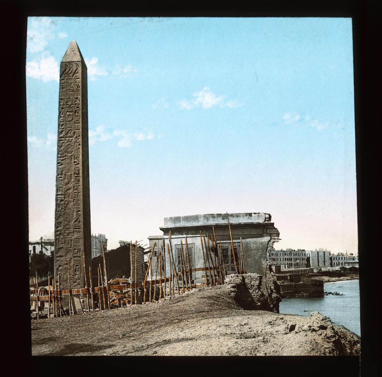 Mısır - Kleopatra İğnesi, İskenderiye (fener kaydırağı) by American Photographer