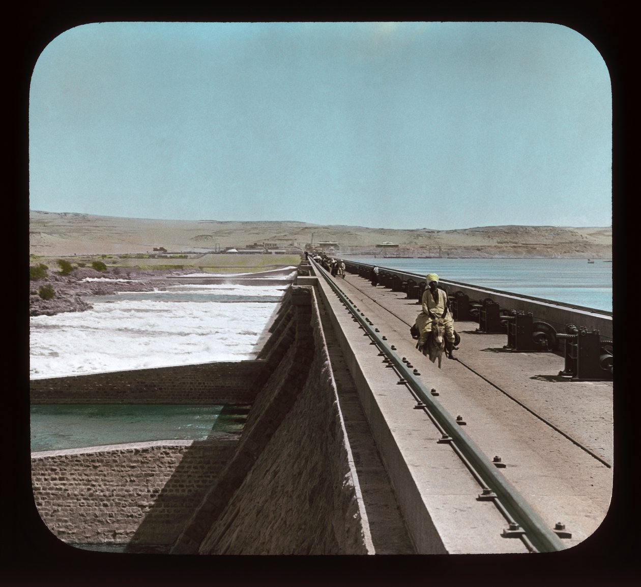 Mısır - Büyük Nil Barajı, ilk kataraktta (fener kaydırağı) by American Photographer